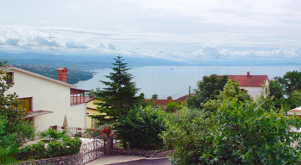 Apartments Gigi Opatija Bilik gambar
